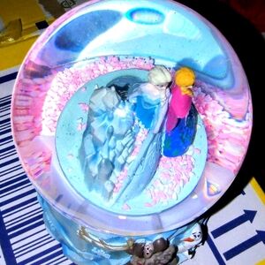 Disney Frozen musical snow globe